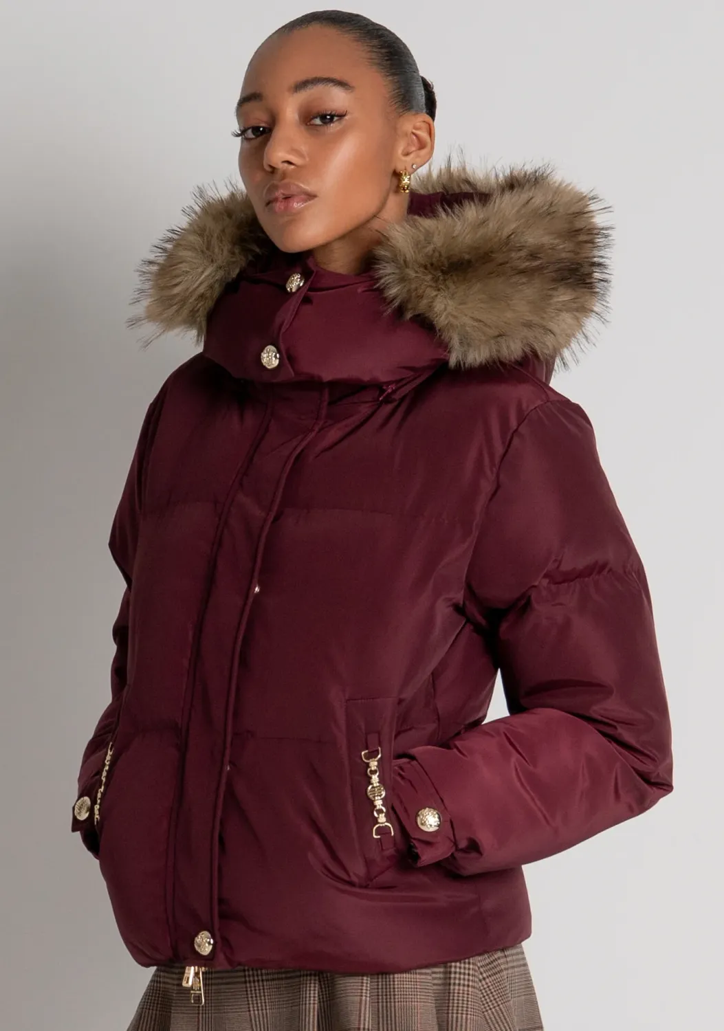 Short puffer coat with faux fur lined hood burgundy