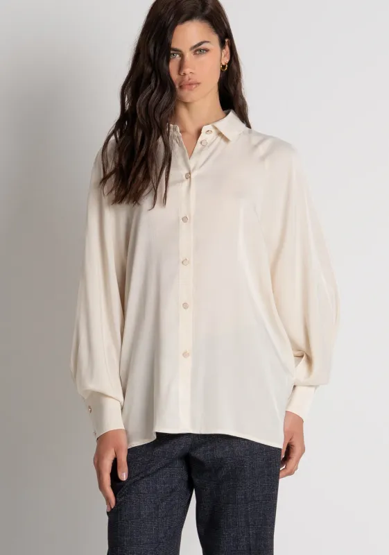 Shirt with raglan sleeves cream