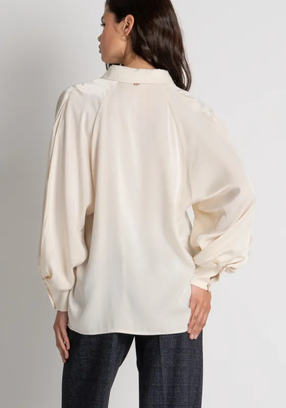 Shirt with raglan sleeves cream