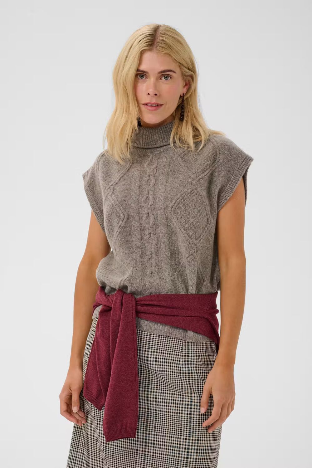 Monia knitted sleeveless tank top taupe