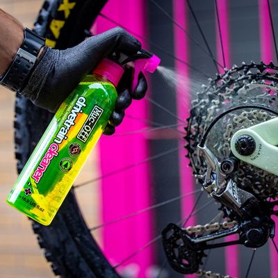 Nettoyant et Lubrifiant