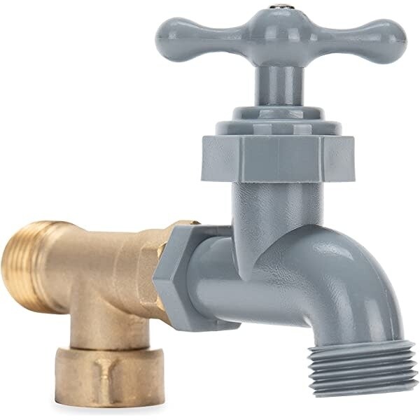 Camco 90° Water Faucet (22463)