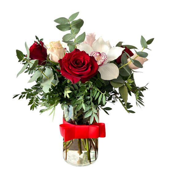Red &amp; Pink Roses in Vase