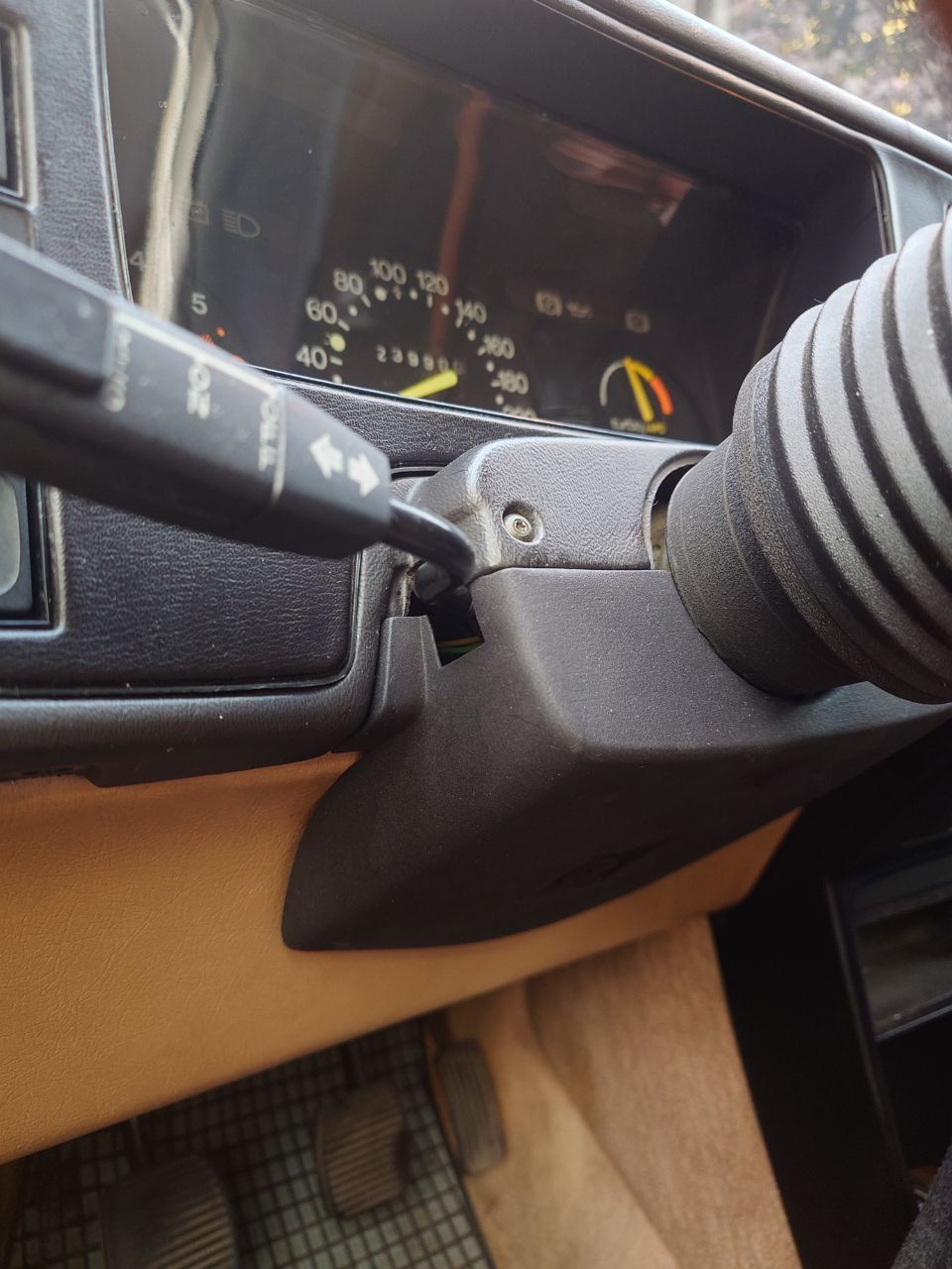 SAAB 900 | Steering Column Cover | 9425828