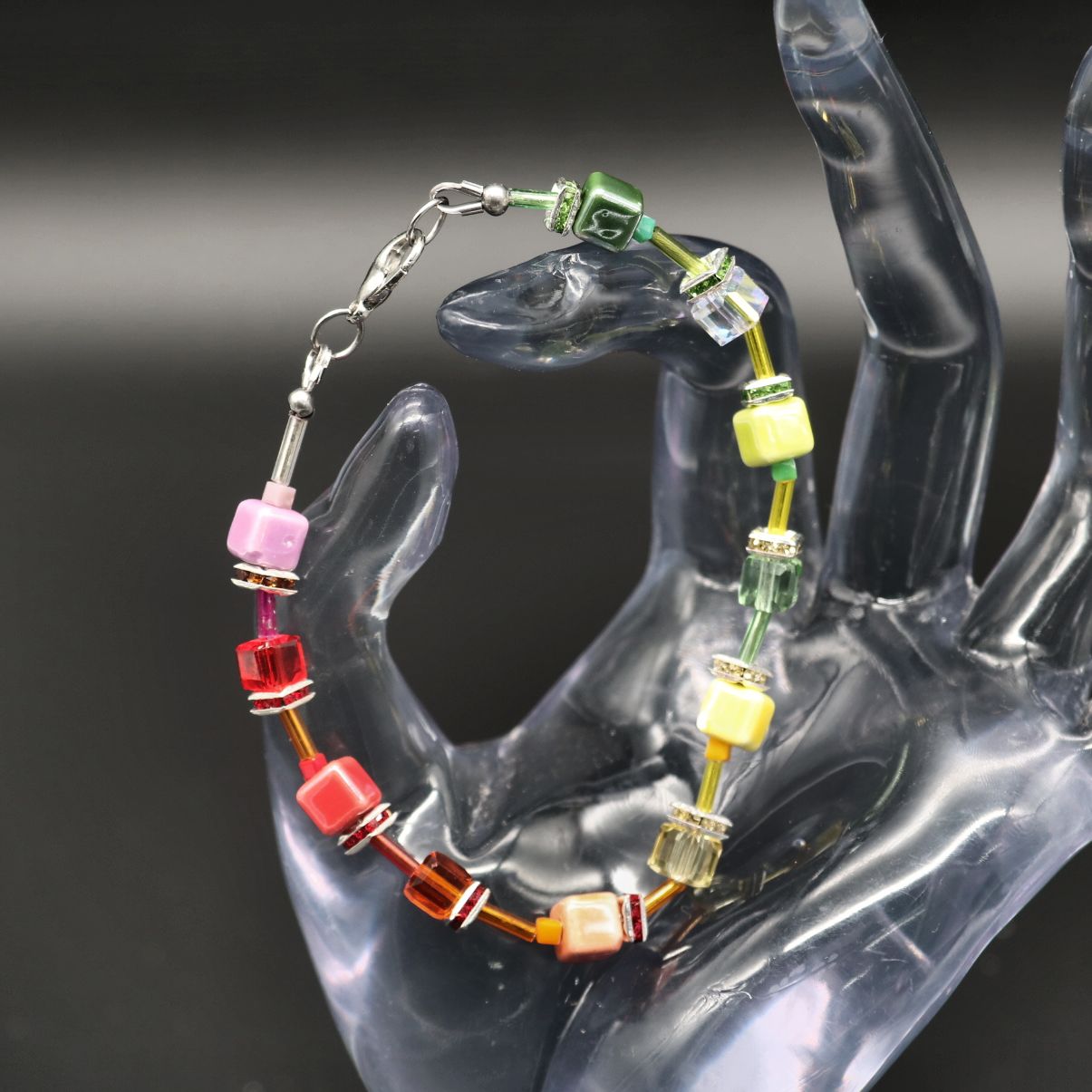 Arm-Kettchen mit  Keramikwürfelperlen &amp; Swarovski-Kristalle