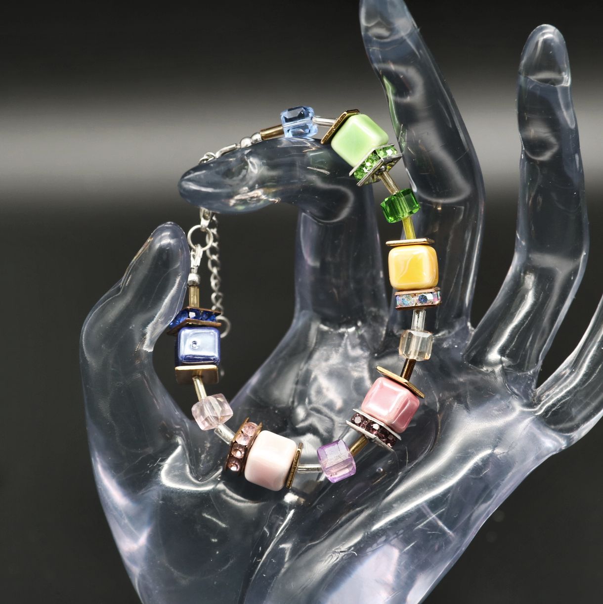 Arm-Kettchen mit  Keramikwürfelperlen &amp; Swarovski-Kristalle