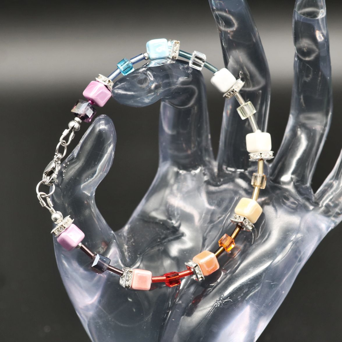 Arm-Kettchen mit  Keramikwürfelperlen &amp; Swarovski-Kristalle