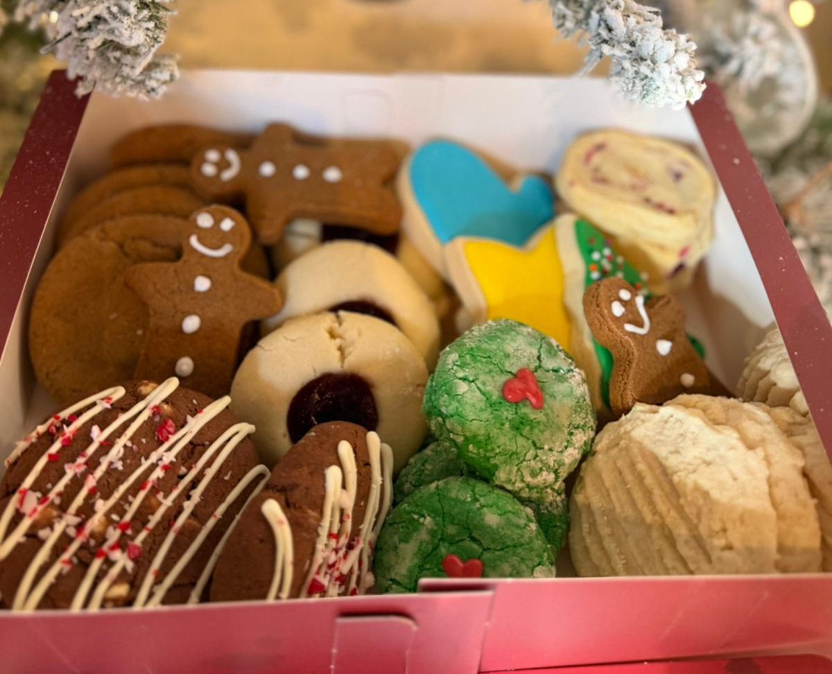 Large Christmas Cookie Box - 30 cookies