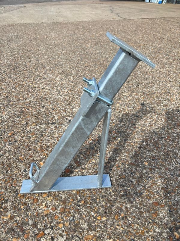 Small adjustable winch post