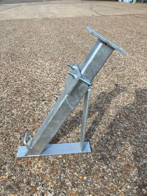 Small adjustable winch post