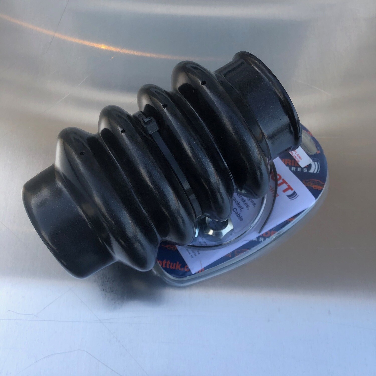 2700kg and 3000kg Knott cast / delta coupling bellows / gator