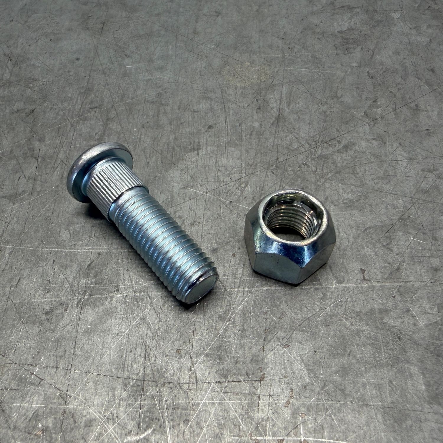 Peak 12mm wheel stud and Nut