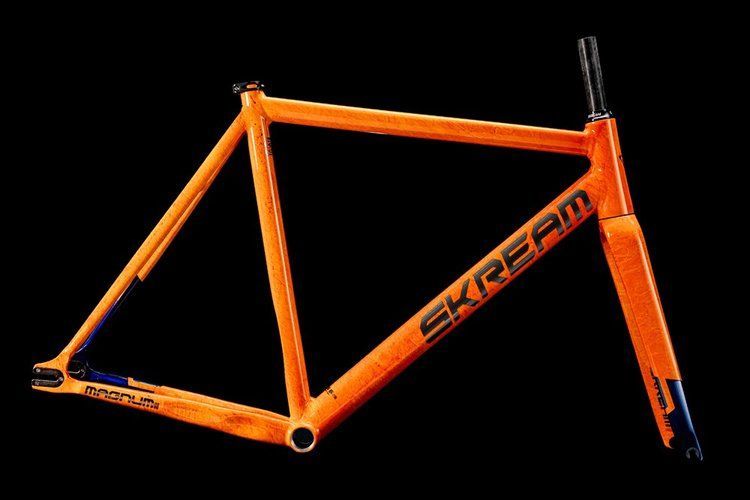 baoanh　Airborne Spectreフレーム Greg Rides Trails: Airborne Spectre Review