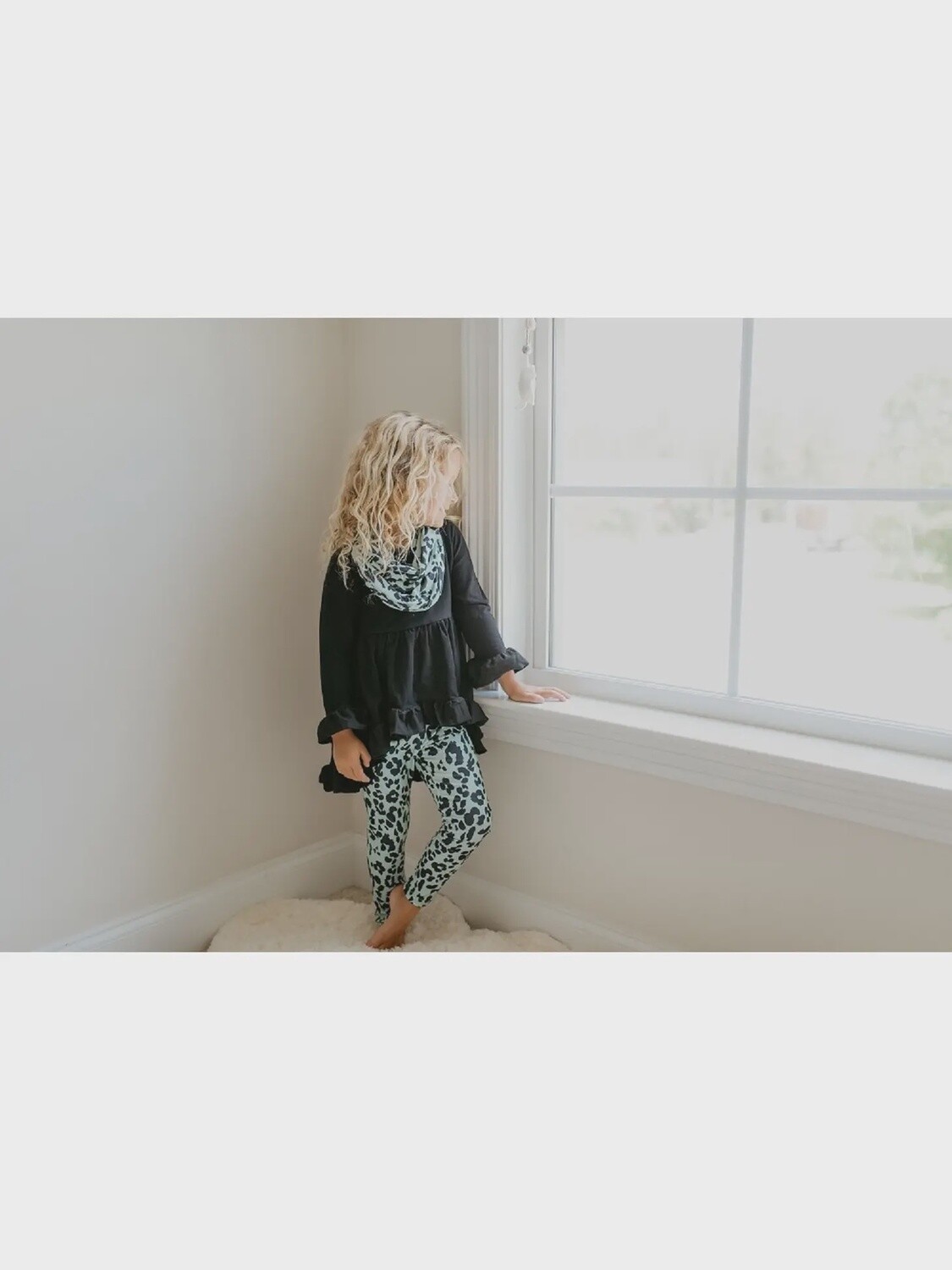 Kids Hi-Lo Black &amp; Teal Leopard Print 3 Piece Scarf Set