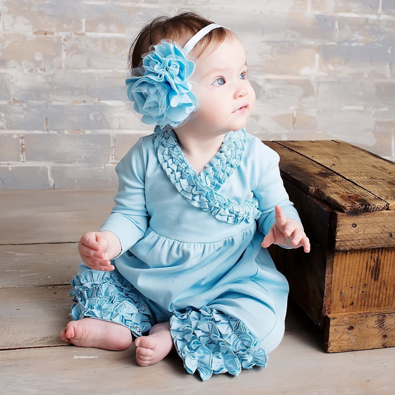 Layette Basic-Criss Cross Romper