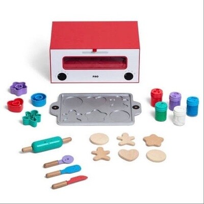 FAO Schwartz Oven Set