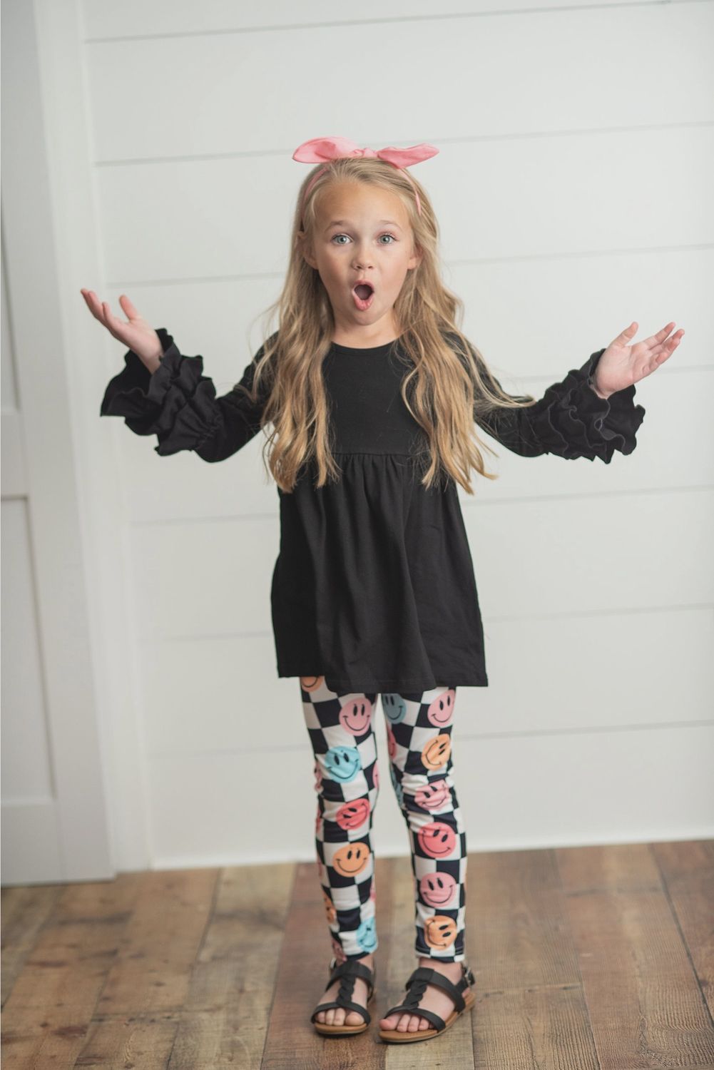 Kids Black &amp; White Check Smiley Face Ruffle Top Leggings Set
