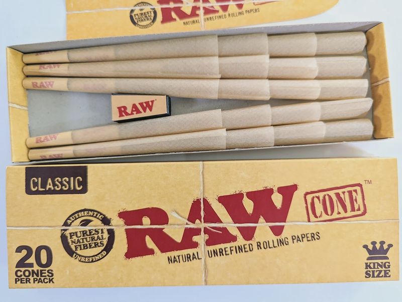 RAW Classic King Size Cones 20pk