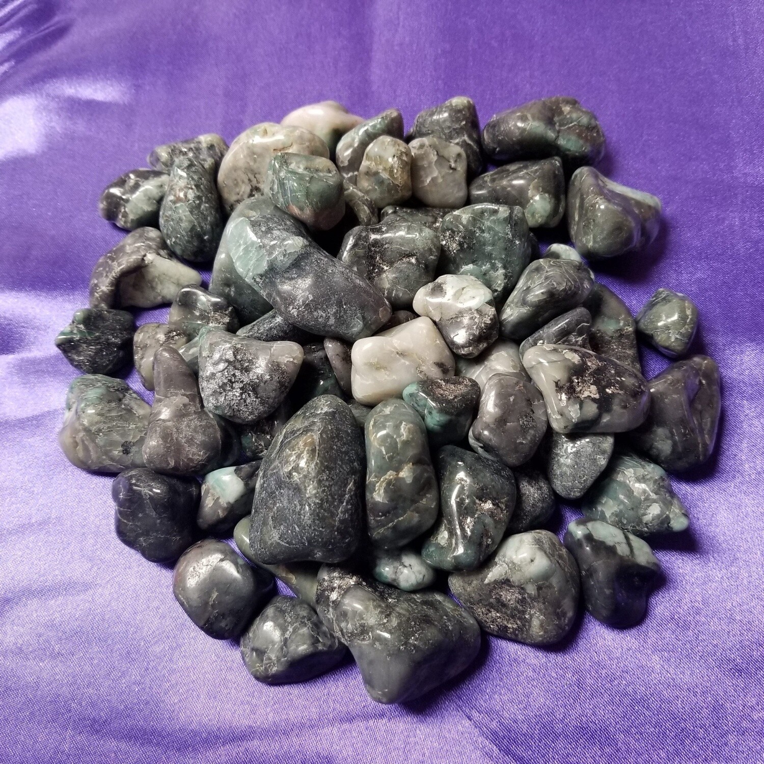 Emerald, tumbled