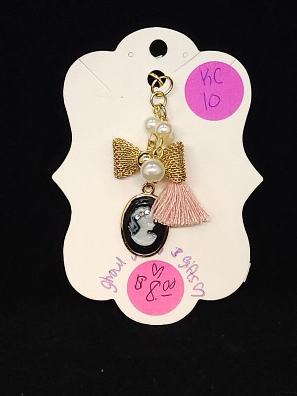 Vintage Cameo Keychain (KC10)
