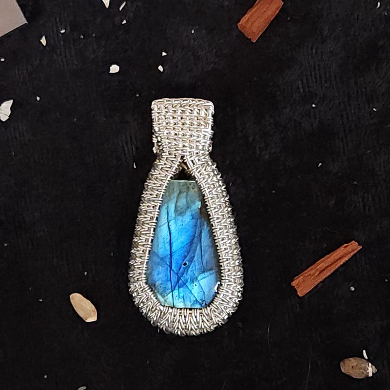 Northern Lights Drop Labradorite Pendant