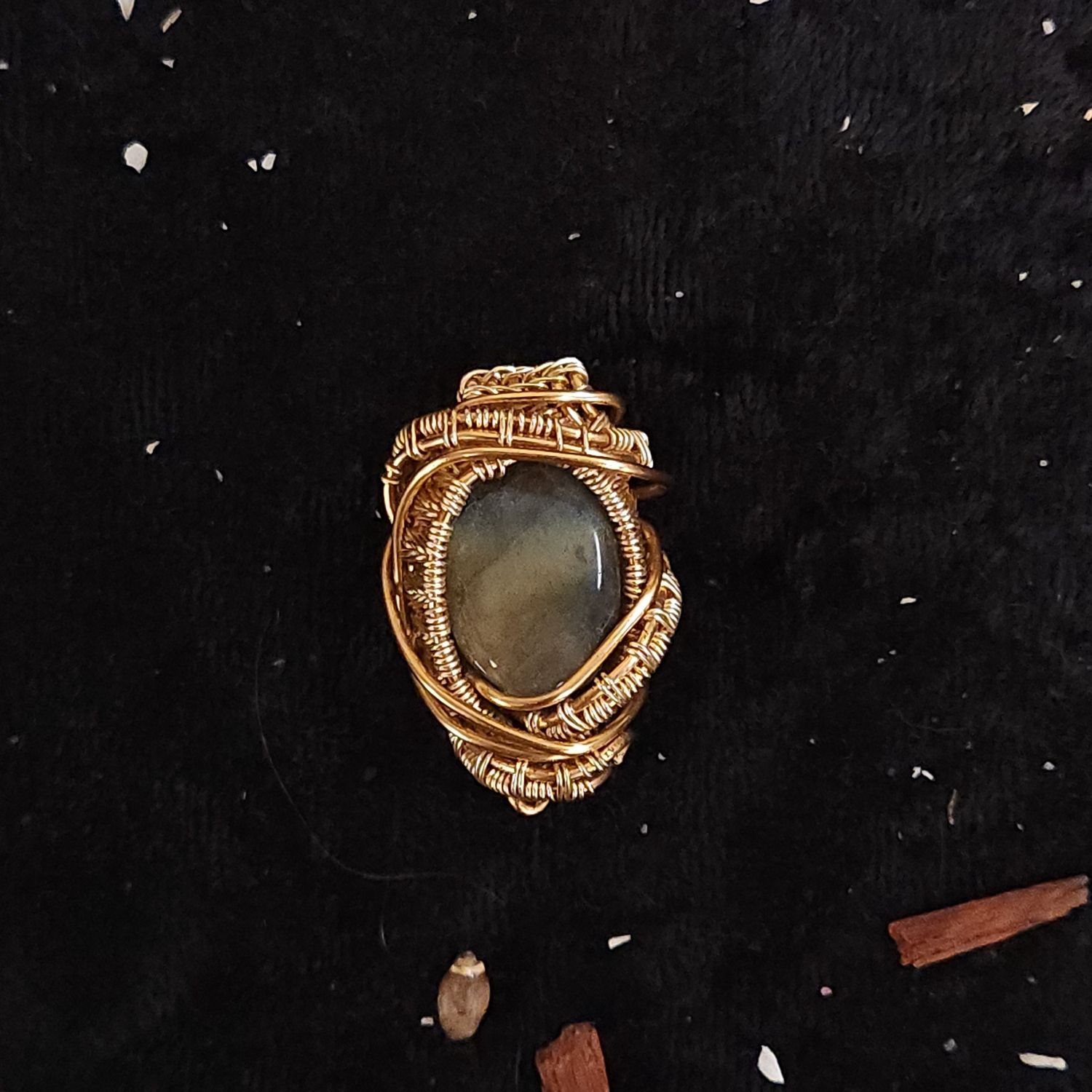 Raven's Veil Labradorite Pendant