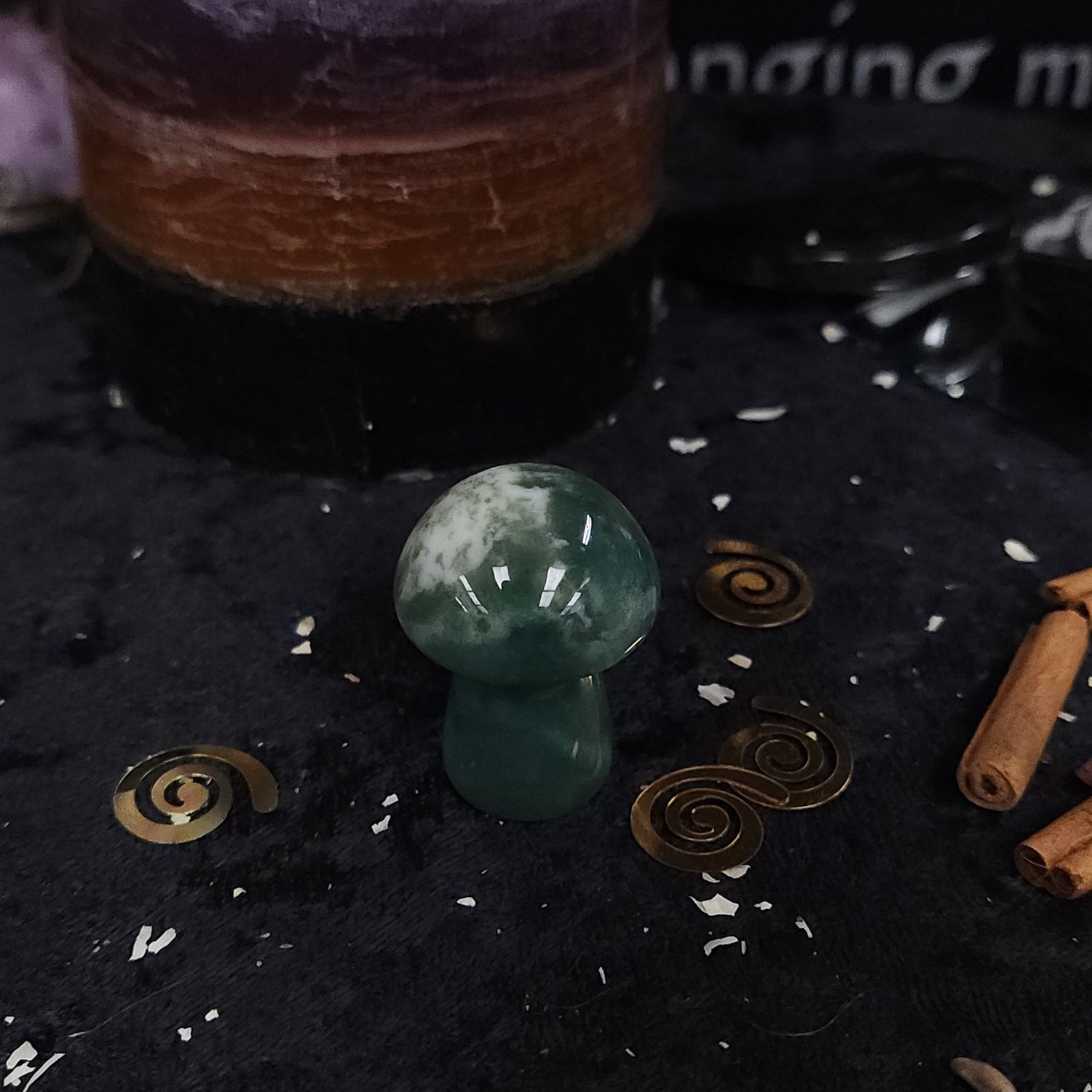 Crystal Mushroom (1.5"), Crystal: Moss Agate