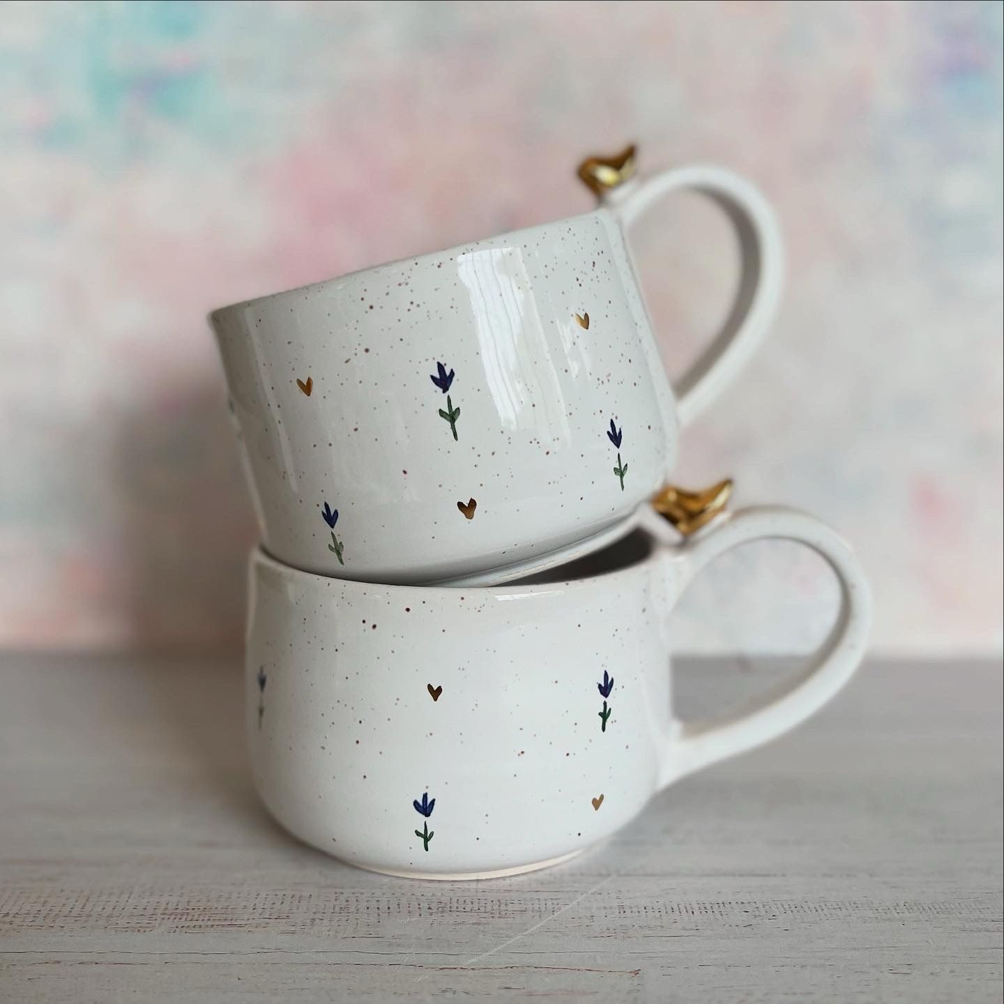 Taza té con detalles en oro