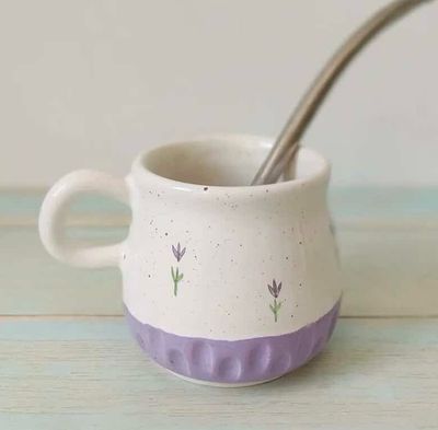 Mate con asa y florcitas