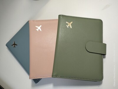 Reise- Etui in verschieden Farben