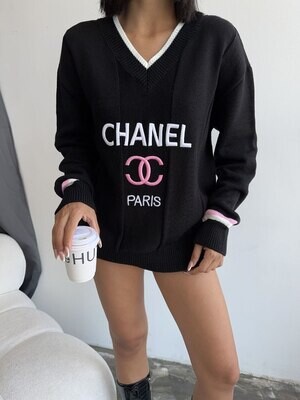 Channel Paris Sweatshirt women V-neck. Colors: Black, Light Pink