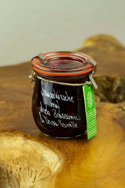 Marmelade Sauerkirsche mit Aceto-Balsamico & Thai Vanille