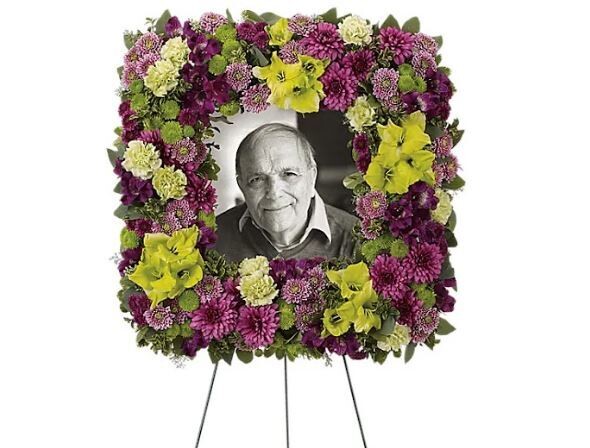 COURONNE CARRÉ SUR CHEVALET - MOSAÏQUE DE SOUVENIRS