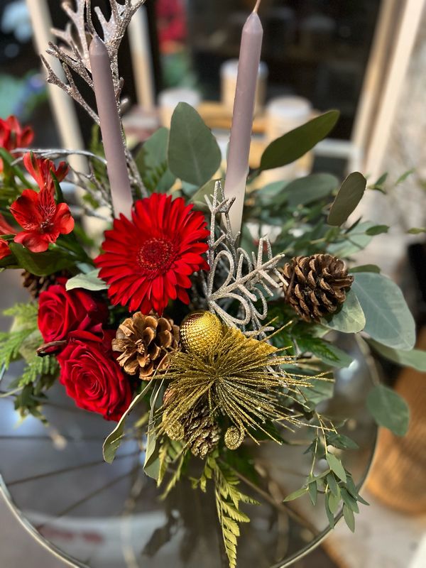 Holiday centerpiece