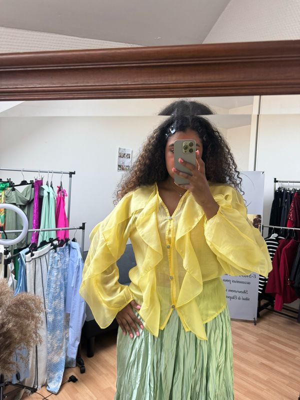Chemise jaune à volants
