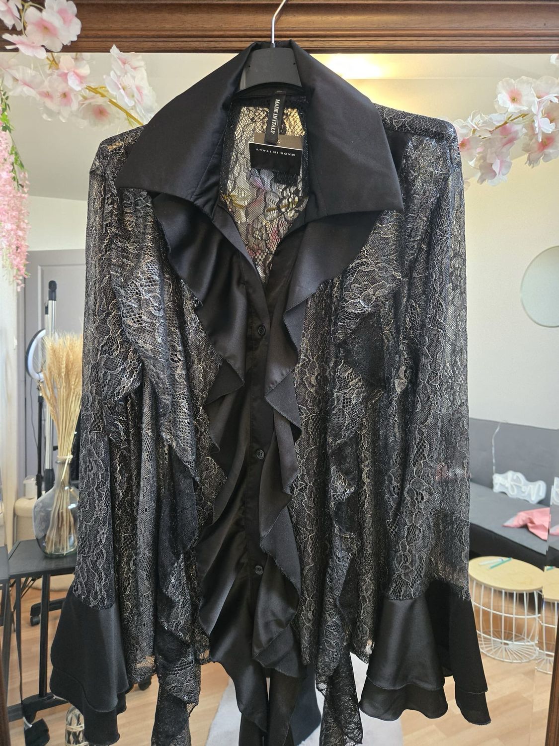 Chemise en dentelle et satin