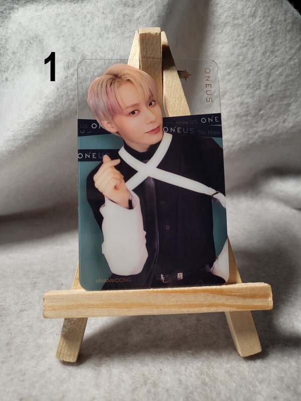 Photocards transparentes ONEUS – Laissez briller votre passion pour le K-Pop !