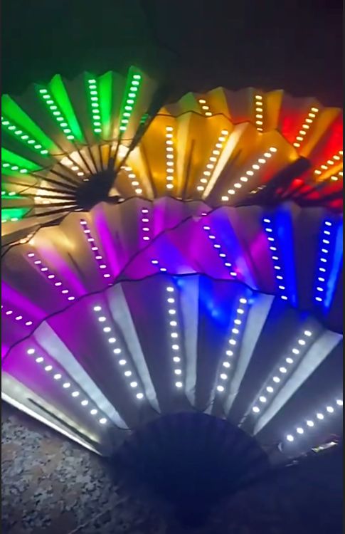 Éventail LED Rechargeable pour Concerts K-Pop - 5 Couleurs et 17 Fonctions