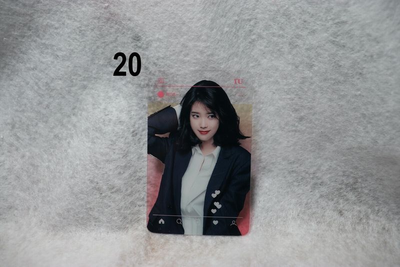 Photocards transparentes IU (Lee Ji-eun) – Collection incontournable pour les UAENAs