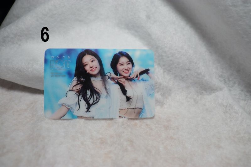Photocards transparentes IZONE – Collection incontournable pour les WIZONE​​