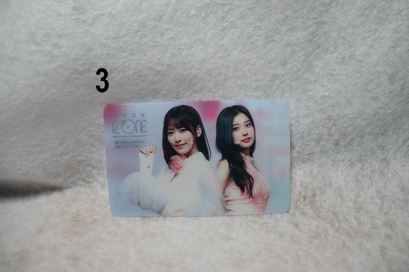 Photocards transparentes IZONE – Collection incontournable pour les WIZONE​​