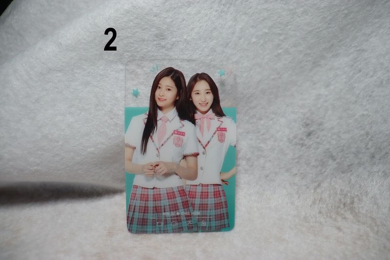 Photocards transparentes IZONE – Collection incontournable pour les WIZONE​​