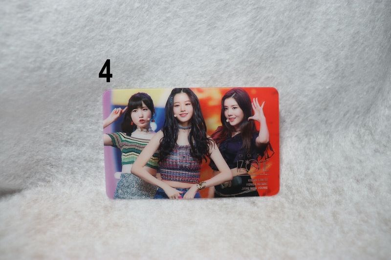 Photocards transparentes IZONE – Collection incontournable pour les WIZONE​​