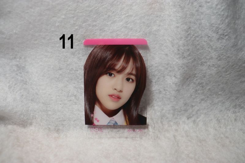 Photocards transparentes IZONE – Collection incontournable pour les WIZONE​​