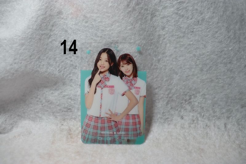 Photocards transparentes IZONE – Collection incontournable pour les WIZONE​​