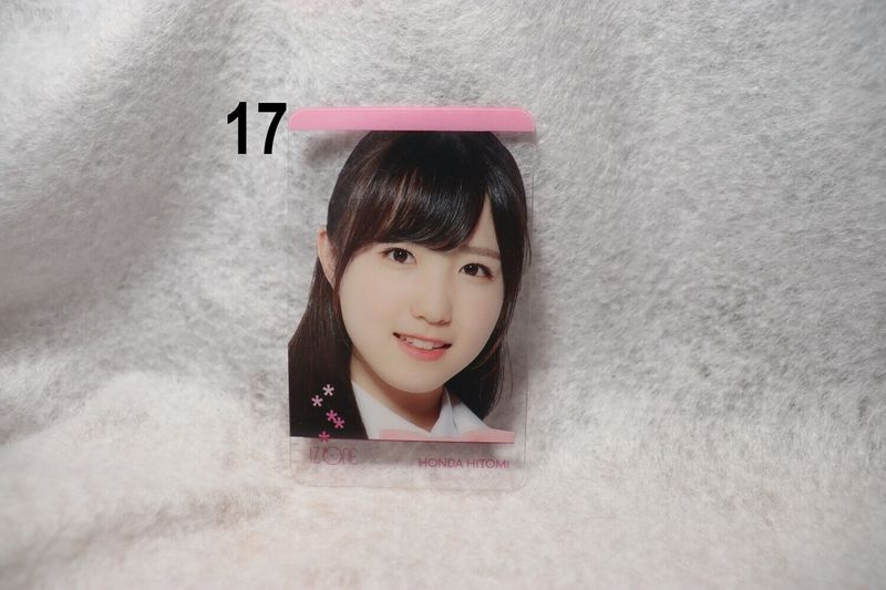 Photocards transparentes IZONE – Collection incontournable pour les WIZONE​​