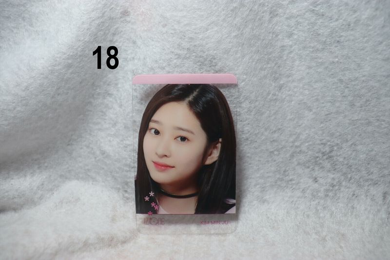 Photocards transparentes IZONE – Collection incontournable pour les WIZONE​​