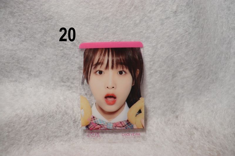 Photocards transparentes IZONE – Collection incontournable pour les WIZONE​​