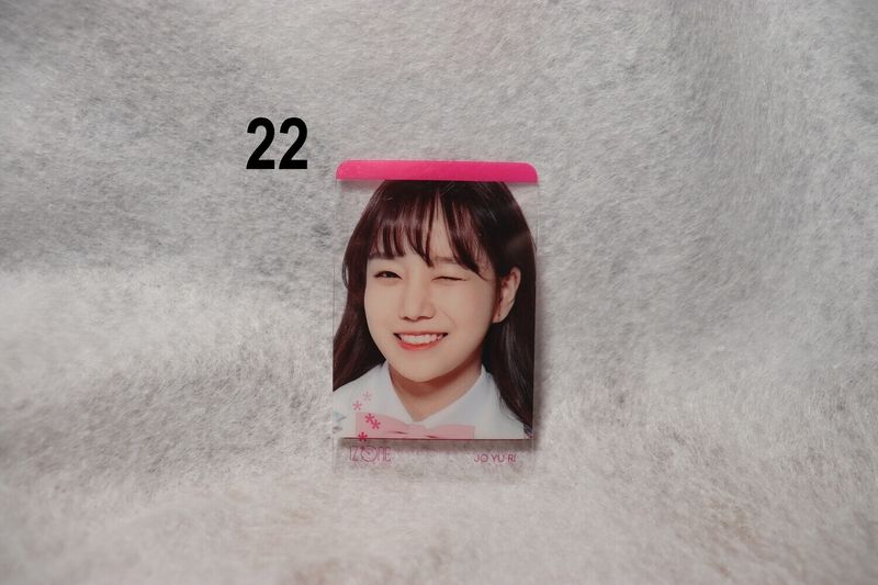 Photocards transparentes IZONE – Collection incontournable pour les WIZONE​​