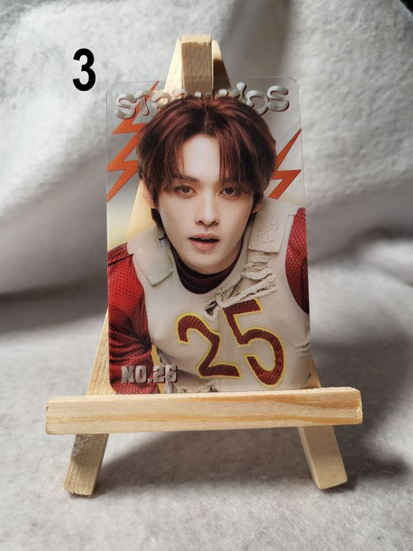 Cartes transparentes STRAY KIDS Série 2 – Collection incontournable pour les STAY